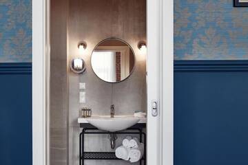 Фото номера Двухместный номер с 1 кроватью Отель Hotel Indigo Krakow - Old Town г. Краков 7