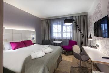Фото номера Привилегированный двухместный номер с 1 кроватью Отель Mercure Krakow Stare Miasto г. Краков 7