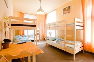 Фото номера Пятиместный номер с ванной комнатой Хостелы Moon Hostel New г. Краков 7