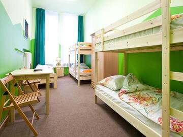 Фото номера Пятиместный номер с ванной комнатой Хостелы Moon Hostel New г. Краков 9