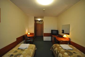 Фото номера Двухместный номер с 2 отдельными кроватями Хостелы Hostel Krakowiak г. Краков 24