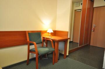 Фото номера Двухместный номер с 2 отдельными кроватями Хостелы Hostel Krakowiak г. Краков 25
