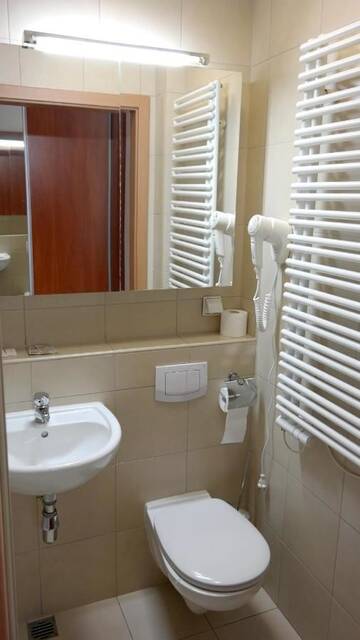 Фото номера Двухместный номер с 2 отдельными кроватями Хостелы Hostel Krakowiak г. Краков 10