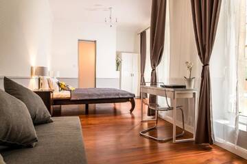 Фото номера Трехместный номер Апарт-отели Angel House Aparthotel г. Краков 10
