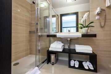 Фото номера Двухместный номер с 1 кроватью Отель Queen Boutique Hotel г. Краков 18