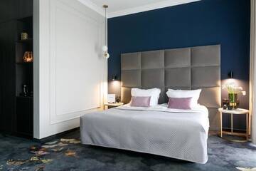Фото номера Двухместный номер Делюкс с 1 кроватью и балконом Отель Queen Boutique Hotel г. Краков 6