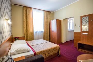 Фото номера Двухместный номер с 1 кроватью Отель Hotel Maksymilian г. Краков 4