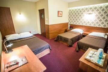 Фото номера Трехместный номер Отель Hotel Maksymilian г. Краков 9