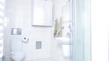 Фото номера Трехместный номер Хостелы HEYnow Rooms, Apartments and hostel in CITY center г. Краков 4