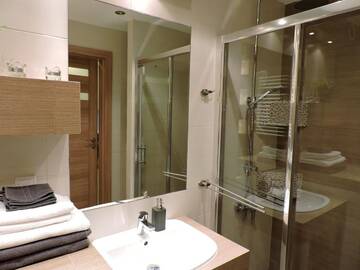 Фото номера Апартаменты с балконом Апартаменты Victoria Estate Apartments г. Краков 15