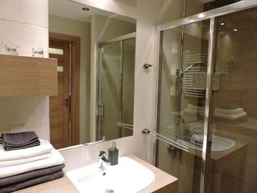 Фото номера Апартаменты с балконом Апартаменты Victoria Estate Apartments г. Краков 38