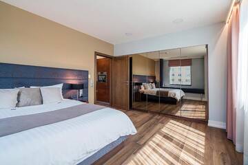 Фото номера Роскошный люкс Гранд с видом на Вислу Апарт-отели Aparthotel Best Views г. Краков 5