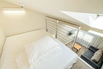 Фото номера Роскошные апартаменты с 1 спальней и мезонином Апарт-отели Aparthotel Best Views г. Краков 5