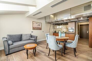 Фото номера Роскошные апартаменты с 1 спальней и мезонином Апарт-отели Aparthotel Best Views г. Краков 13