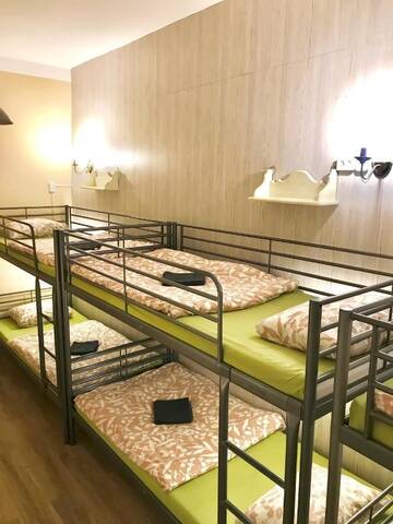 Фото номера Кровать в общем 6-местном номере для мужчин и женщин Хостелы Hostel u Kmity г. Краков 5