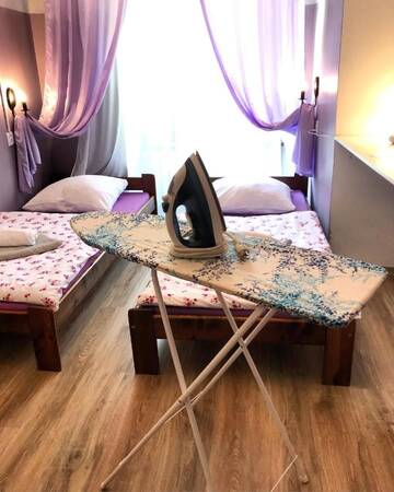 Фото номера Стандартный трехместный номер Хостелы Hostel u Kmity г. Краков 2
