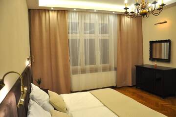 Фото номера Улучшенные апартаменты с тремя спальнями: Skwerowa 30/1 Апартаменты Apartamenty Splendor г. Краков 34