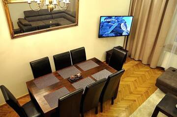 Фото номера Улучшенные апартаменты с тремя спальнями: Skwerowa 30/1 Апартаменты Apartamenty Splendor г. Краков 41