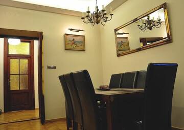 Фото номера Улучшенные апартаменты с тремя спальнями: Skwerowa 30/1 Апартаменты Apartamenty Splendor г. Краков 43