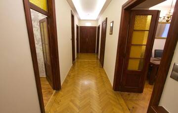 Фото номера Улучшенные апартаменты с тремя спальнями: Skwerowa 30/1 Апартаменты Apartamenty Splendor г. Краков 23