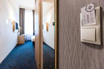 Фото номера Одноместный номер эконом-класса Отель Hotel Legend г. Краков 4