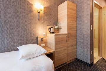 Фото номера Одноместный номер эконом-класса Отель Hotel Legend г. Краков 5