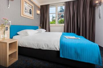 Фото номера Улучшенный двухместный номер с 2 отдельными кроватями Отель Hotel Legend г. Краков 3