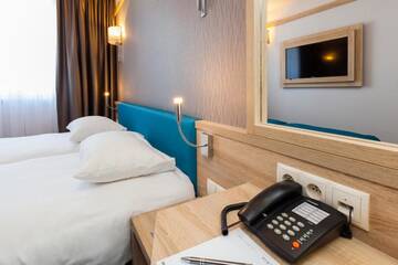 Фото номера Стандартный двухместный номер с 2 отдельными кроватями Отель Hotel Legend г. Краков 3
