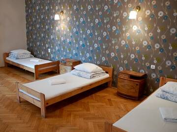 Фото номера Семейный номер с ванной комнатой и кухней Хостелы Trzy Kafki Private Rooms г. Краков 2