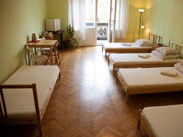 Фото номера Апартаменты с балконом Хостелы Trzy Kafki Private Rooms г. Краков 3