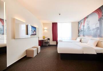 Фото номера Трехместный номер Отель B&amp;B Hotel Krakow Centrum г. Краков 2