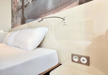 Фото номера Двухместный номер с 2 отдельными кроватями Отель B&amp;B Hotel Krakow Centrum г. Краков 3