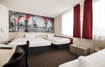 Фото номера Четырехместный номер Отель B&amp;B Hotel Krakow Centrum г. Краков 2