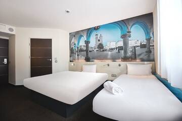 Фото номера Трехместный номер Отель B&amp;B Hotel Krakow Centrum г. Краков 4