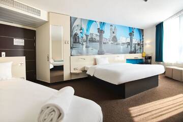 Фото номера Четырехместный номер Отель B&amp;B Hotel Krakow Centrum г. Краков 7