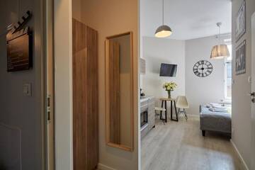 Фото номера Уютные апартаменты Апарт-отели FLORIANSKA 32 by PI Apartments г. Краков 12