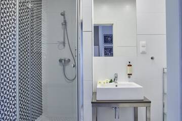 Фото номера Стандартные апартаменты Апарт-отели FLORIANSKA 32 by PI Apartments г. Краков 19