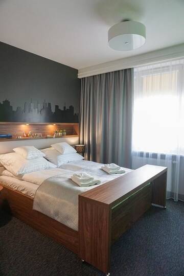 Фото номера Улучшенные апартаменты Апарт-отели AGA Tenis Apartments by Radwańska г. Краков 3