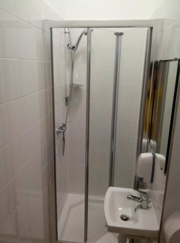 Фото номера Одноместный номер Хостелы Lorf Hostel&amp;Apartments г. Краков 8