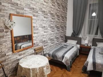 Фото номера Двухместный номер с 2 отдельными кроватями Хостелы Lorf Hostel&amp;Apartments г. Краков 5