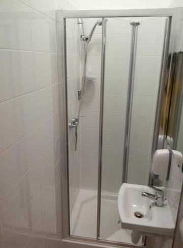 Фото номера Одноместный номер Хостелы Lorf Hostel&amp;Apartments г. Краков 6