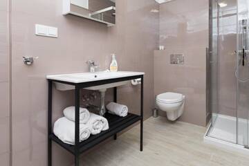 Фото номера Апартаменты с 1 спальней 011 Апарт-отели Apartamenty Hello Halicka 5 г. Краков 2