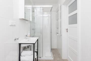 Фото номера Апартаменты-студио 003 Апарт-отели Apartamenty Hello Halicka 5 г. Краков 23