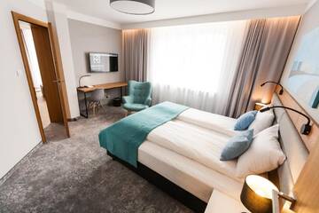 Фото номера One-Bedroom Apartment with Kitchenette and City View Апарт-отели K4 APARTHOTEL KRAKÓW г. Краков 7