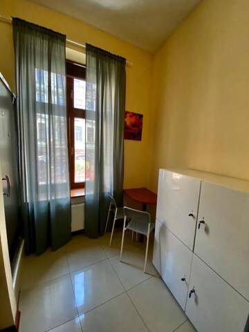 Фото номера Кровать в общем номере с 4 кроватями Хостелы Ametyst Apartments &amp; Hostel г. Краков 3