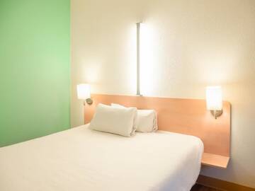 Фото номера Стандартный двухместный номер с 1 кроватью Отель ibis budget Krakow Bronowice г. Краков 8