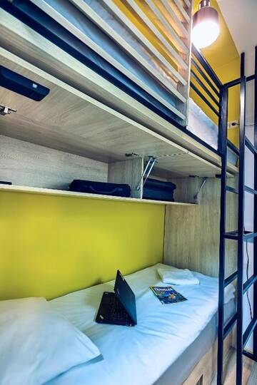 Фото номера Каюта с собственной ванной комнатой, без окна Хостелы Draggo House г. Краков 2