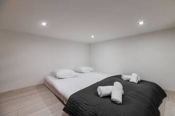 Фото номера Двухуровневые апартаменты Апарт-отели DIETLA 99 APARTMENTS &amp; DAY SPA г. Краков 3