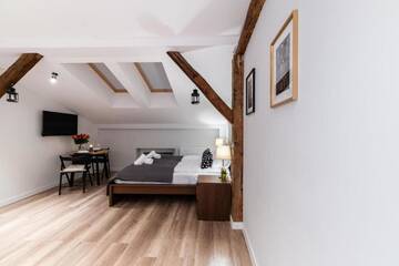 Фото номера Улучшенные апартаменты Апарт-отели DIETLA 99 APARTMENTS &amp; DAY SPA г. Краков 3