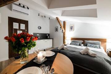 Фото номера Улучшенные апартаменты Апарт-отели DIETLA 99 APARTMENTS &amp; DAY SPA г. Краков 3